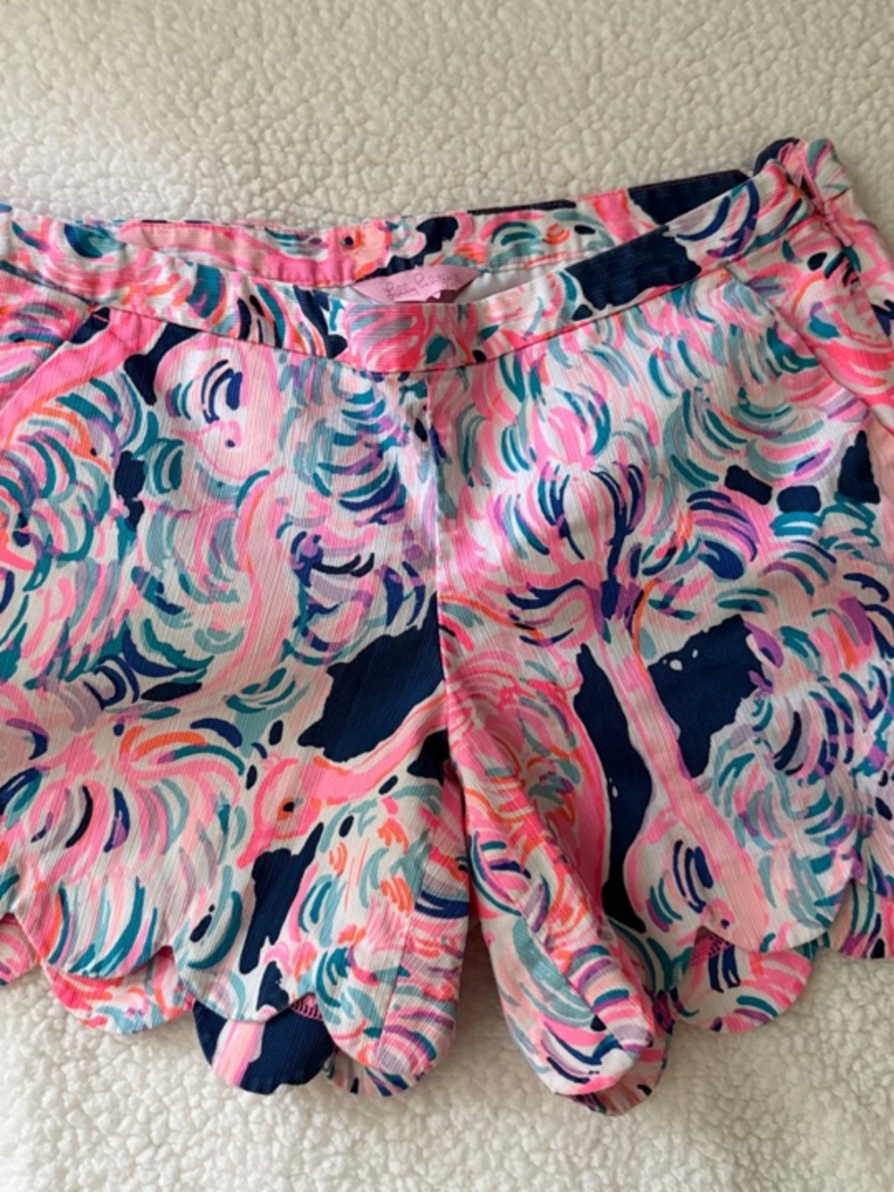 Lilly pulitzer Women's Pink Multi Scallop Hem Printed Shorts sz 2